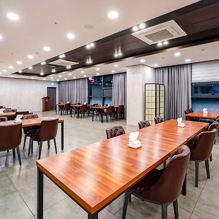 מלון ג'ינג'ו Golden Tulip Essential Namgang מראה חיצוני תמונה
