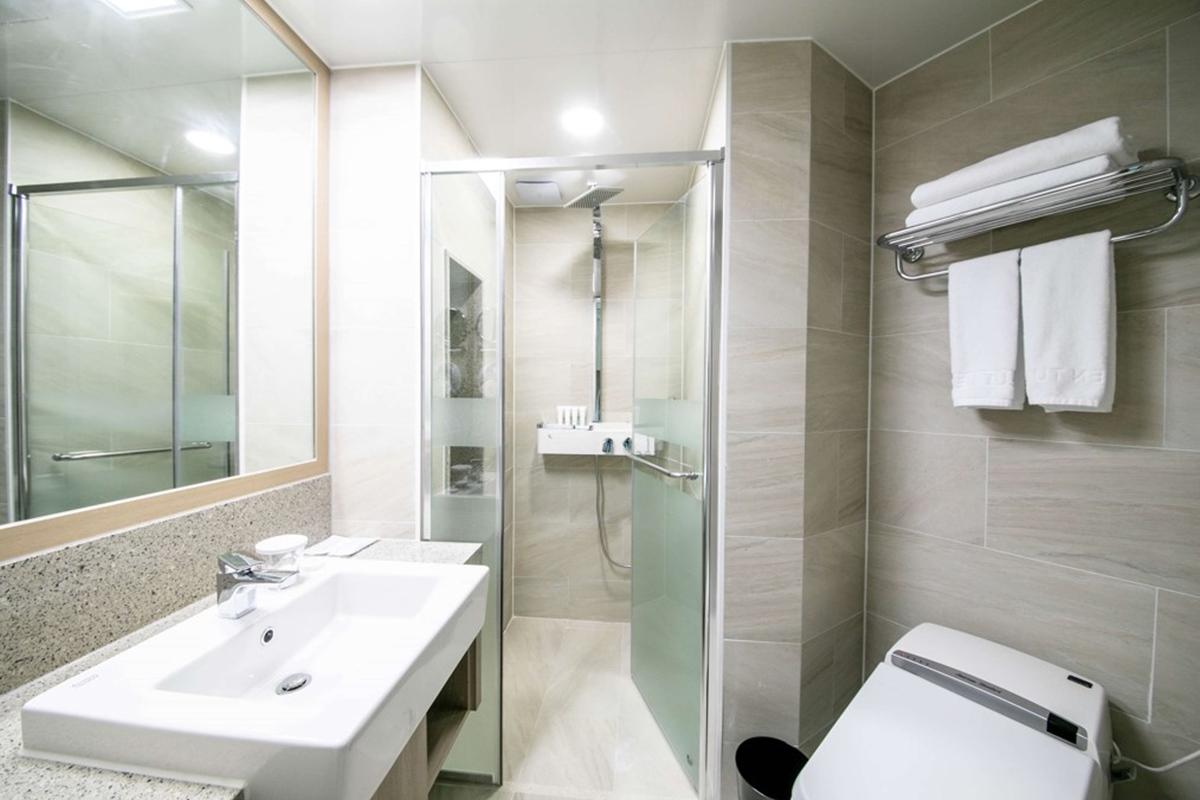 מלון ג'ינג'ו Golden Tulip Essential Namgang מראה חיצוני תמונה