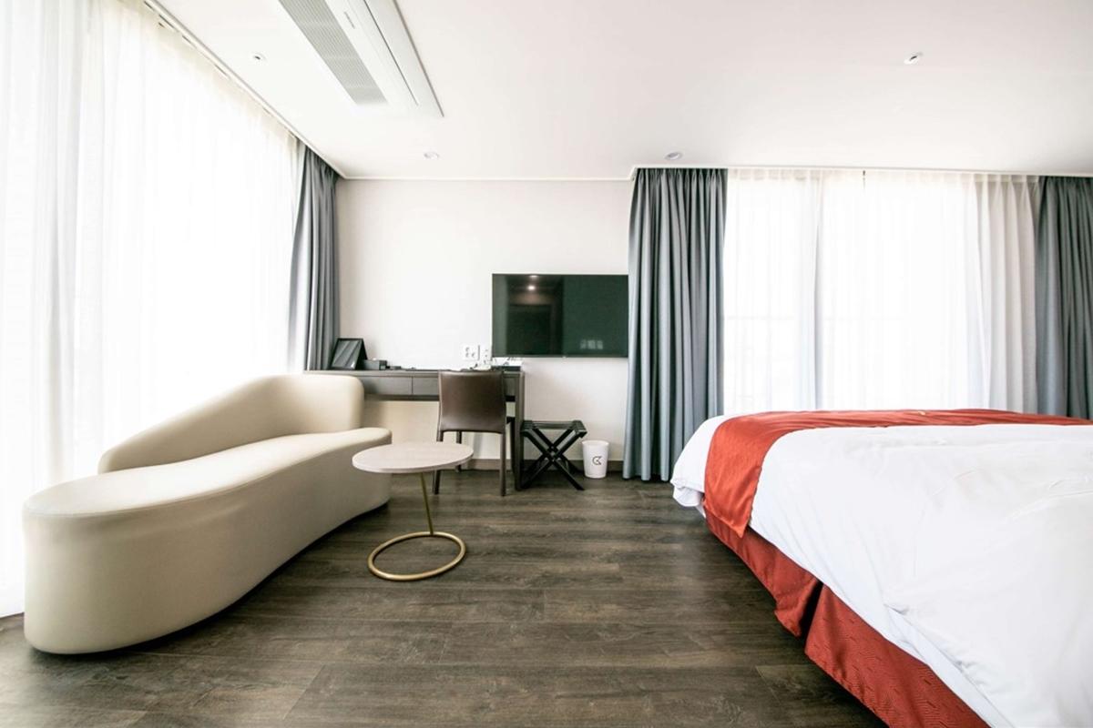 מלון ג'ינג'ו Golden Tulip Essential Namgang מראה חיצוני תמונה